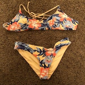 Rip curl Hawaiian print reversible swim suit